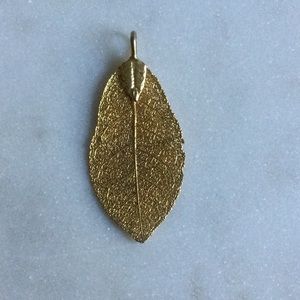 Gold Tone Vintage Leaf Necklace Pendant